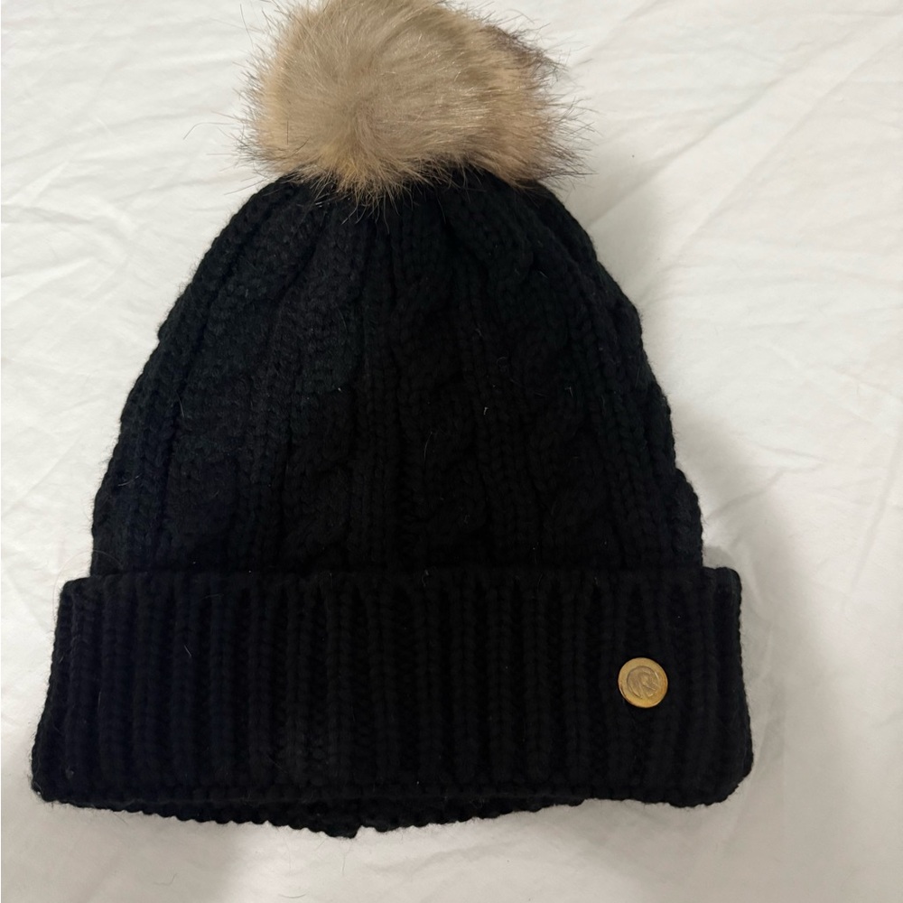 Cozy Black Knit Beanie with Faux Fur Pom